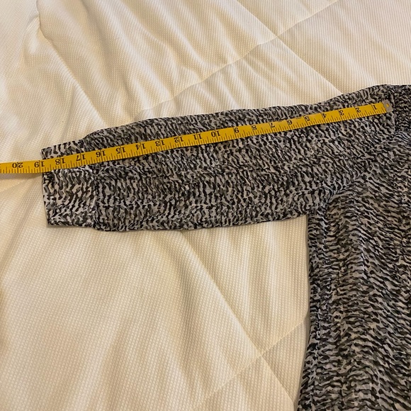 NWT ladies 41 Hawthorn He drip Animal Print sheer blouse - Picture 10 of 11